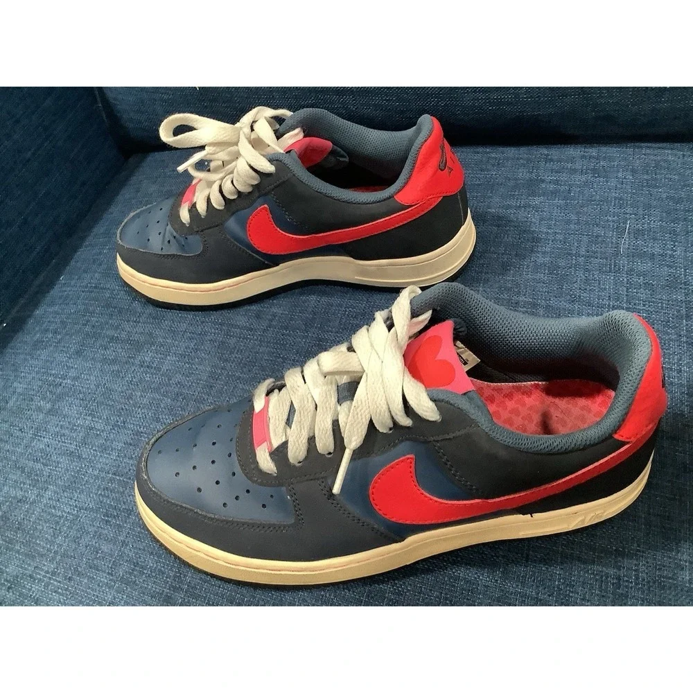 Size 5.5Y - Nike Dunk Low Premium Valentine's Day 314219-400